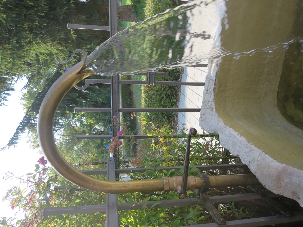 Poitner Wasserauslauf aus Bronze